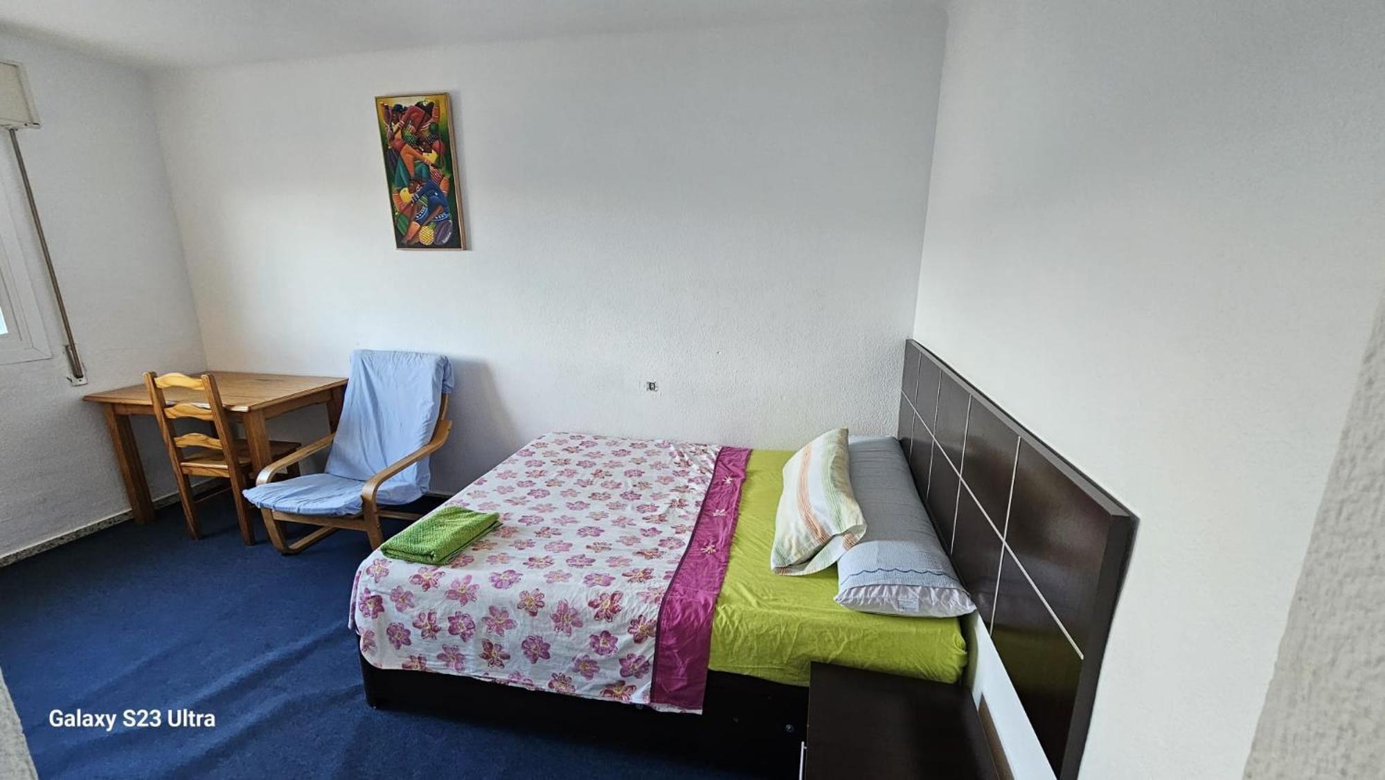 Habitacion Privada Centro Malaga Cerca Tren Maria Zambrano Y Playa Muy Buena Conexion Wifi Exterior photo
